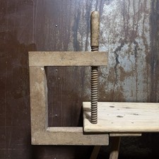 Alte Holzschraubzwinge