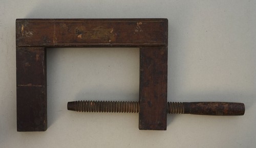 Alte antike schraubzwinge holz - schraubzwinge,