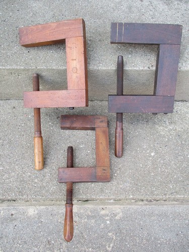 Schraubzwingen aus holz - aus,