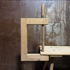 Alte Holzschraubzwinge