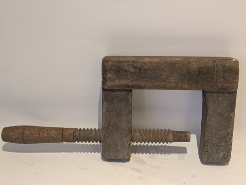 Schraubzwinge aus holz antik - schraubzwinge,